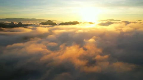 Aerial view from a drone flying over heavy dense fog Video stock 222556079