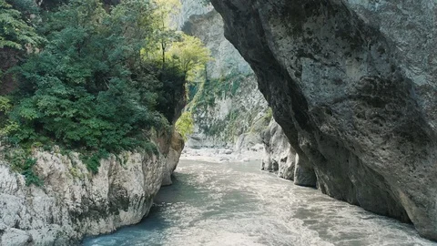 Aerial view; drone moving forward over the river Video stock 118298145