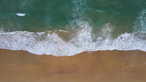 Aerial view drone over beach sea. Professional Video 4k. Beautiful sea waves. Be Vídeo Stock 153384926