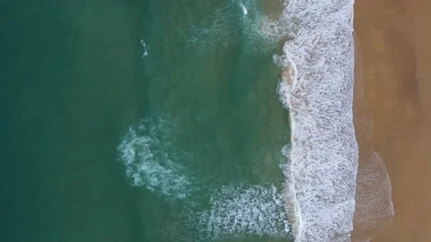 Aerial view drone over beach sea. Professional Video 4k. Beautiful sea waves. Be Vídeo Stock 153384981