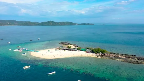 Aerial view of drone, Top view of Mini Island Turquoise Sea and White beach sand Vídeo Stock 147516890