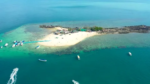 Aerial view of drone, Top view of Mini Island Turquoise Sea and White beach sand Vídeo Stock 147517329