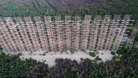 Aerial view of the Duga 1 Receiver radar array, Ukraine. Vídeo Stock 345080082