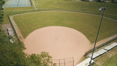 Aerial view of an empty baseball field on a sunny day at sports park in Halifax Vídeo Stock 257097006