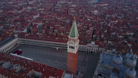 Aerial view of empty St. Marks Square in the early morning Видео 137168770
