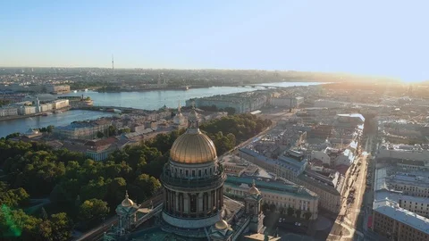 Aerial view empty streets of Saint-Petersburg in summer early morning Video stock 123346492