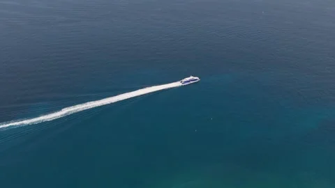 Aerial view of fast ferry boat cruising on the ocean Video stock 336688032