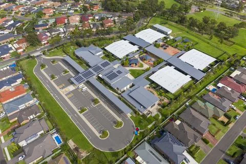 Aerial view of Fernhill School in Glenmore Park Stock Photos