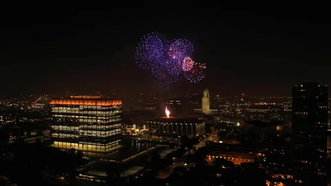 Aerial view of fireworks exploding over downtown Los Angeles on July 4th Video stock 122270104