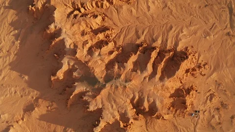 Aerial view of Flaming Cliffs in Bayanzag valley. Mongolia, Gobi desert Vídeo Stock 121205852