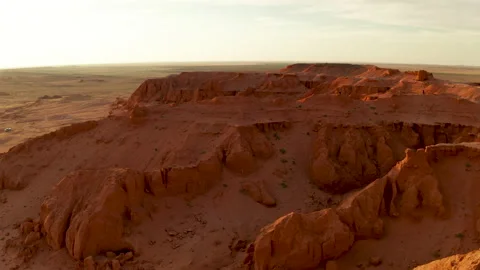 Aerial view of Flaming Cliffs in Bayanzag valley. Mongolia, Gobi desert Vídeo Stock 131094674