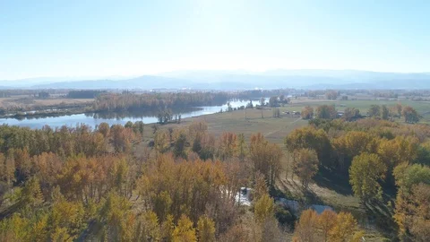 Aerial view of flathead River in Northwest Montana, 4K Stockbeeldmateriaal 104720474