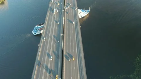 Aerial view flight over the central avenue in Moscow at sunset. Car traffic Video stock 137986305
