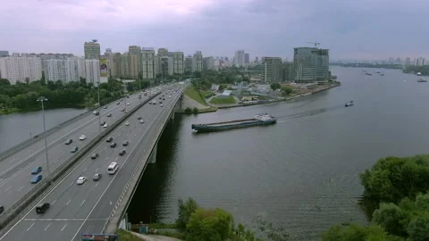 Aerial view flight over the central avenue in Moscow at sunset Video stock 138327910