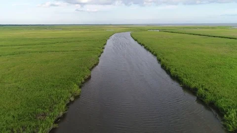 Aerial View Flying over the Marsh and Delaware Bay Beach New Jersey Vídeos de archivo 78018553
