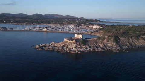 Aerial view of Fortezza Vecchia and Villasimius Marina, Sardinia, Italy Stockbeeldmateriaal 336816611