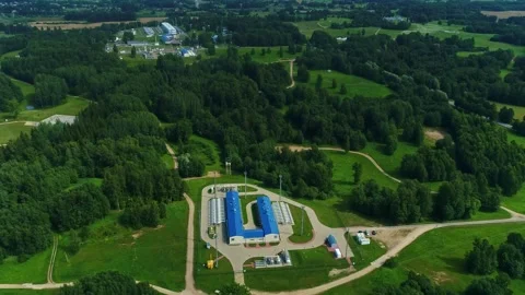 Aerial view of a gas compressor station in Latvia. Vídeo Stock 340814441