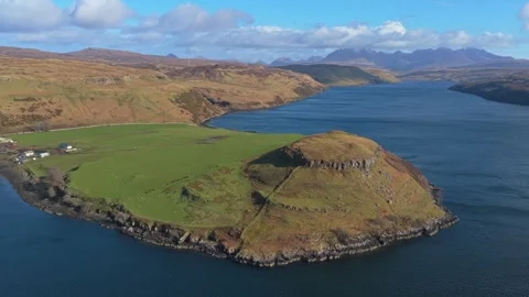 Aerial view of gesture bay viewpoint on the isle of skye in scotland 库存影片 334058923