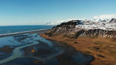 Aerial view of a glacial river system in the south of Iceland. Stock-Footage 115113197