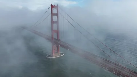 Aerial view of the Golden Gate Bridge in San Francisco, California, USA Stockbeeldmateriaal 334378367