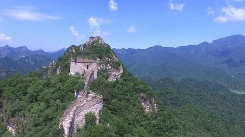 Aerial view of The Great Wall blue sky Vídeo Stock 77373889
