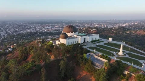 Aerial view of the Griffith Observatory in Los Angeles, USA Vídeos de archivo 334308304
