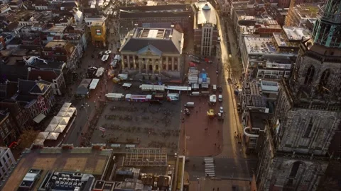 Aerial view of Grote markt at sunset. Depicts the heart of Groningen city. Video stock 171302017