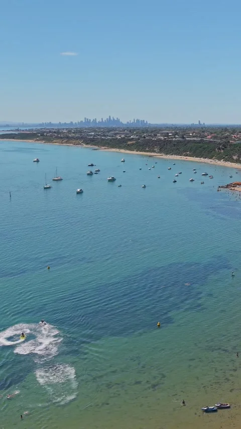 Aerial View of Half Moon Bay with Melbourne CBD Skyline 스톡 동영상 327911155
