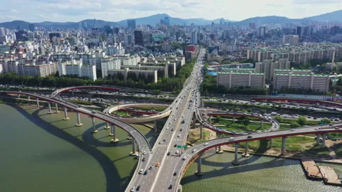 Aerial view of  Han River Bridge in Seoul, South Korea Vídeos de archivo 229448716
