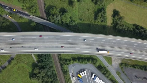 Aerial view of a highway Vidéo 79552027