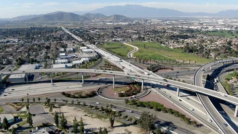 Aerial view of highway interchange and junction in Riverside, California. Vídeos de archivo 123889986