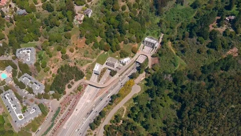 Aerial View of Hillside Homes Over Caldecott Tunnel, Oakland Vídeo Stock 267055073