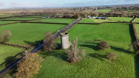 Aerial View of Historic Stone Tower Near Templemore Tipperary Ireland 库存影片 333928239