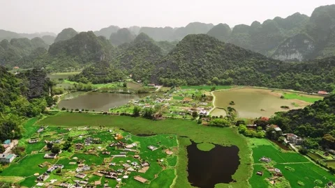 Aerial view of hoa lu ancient capital in ninh binh with its rice fields, mo.. Stock-Footage 335087006