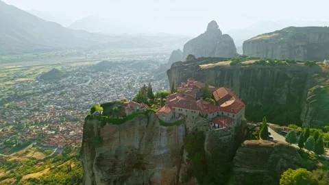 Aerial view of the Holy Monastery of Saint Stephen at Sunset, Meteora, Greece 스톡 동영상 343109175