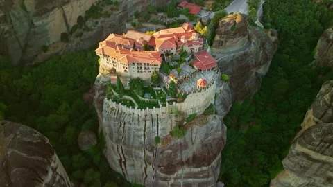 Aerial view of the Holy Monastery of Varlaam at Sunset, Meteora, Greece 스톡 동영상 343108929