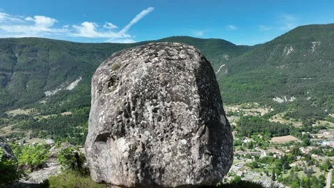 AERIAL VIEW, hoodoo above annot, French Alps. Forward. Stock-Footage 314174471