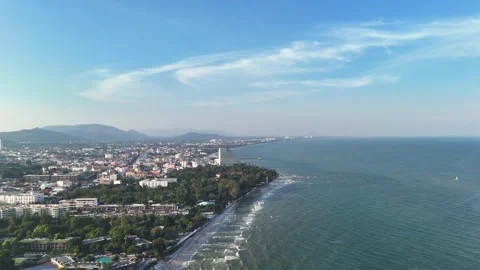 Aerial view of the Hua Hin city beach at sunset. Top 10 Retirement Destinations 库存影片 301422250