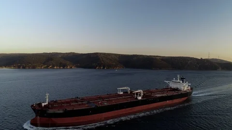 Aerial view of  huge container ship in the Bosphorus Видео 102162274