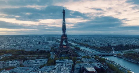 Aerial view Hyper lapse of Eiffel Tower in Paris, France. Stockbeeldmateriaal 234201175