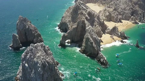 Aerial view of the iconic Arch in Cabo San Lucas, Baja California. Stock Footage 154068280
