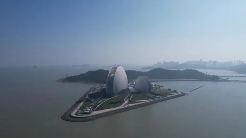 Aerial view of the iconic Sun Moon Shell opera house in Zhuhai China Vídeo Stock 342281228