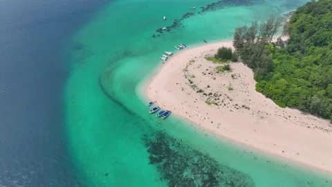 Aerial view of iconic tropical Maya Bay,Phi Phi islands, Stock Footage 201328596