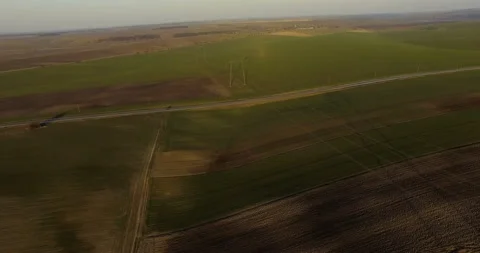 Aerial view of idyllic spring pasture and cultivated fields. 4K 库存影片 89489294