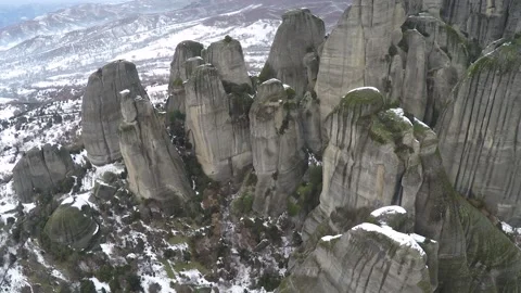 Aerial view of the imposing cliffs of Meteora in Greece Video stock 145996970