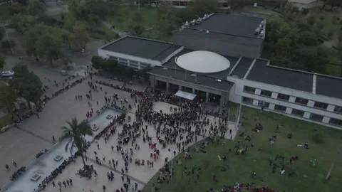 Aerial view of Indigenous protesters in Quito, Ecuador. Universidad Видео 198176451