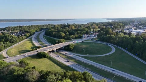 Aerial view of an interchange on Interstate 495 highway at Claymont, DE Video stock 328274721