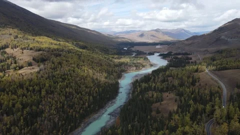 Aerial View of Kanas River and Autumn Forest in Xinjiang Vídeos de archivo 344901422