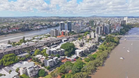 Aerial View of Kangaroo Point and Brisbane River in Brisbane Queensland Australi Video stock 338335874