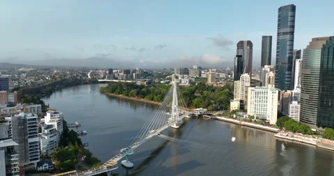 Aerial view of Kangaroo Point Bridge and Brisbane CBD, Brisbane, QLD, Australia Stock Footage 320155800